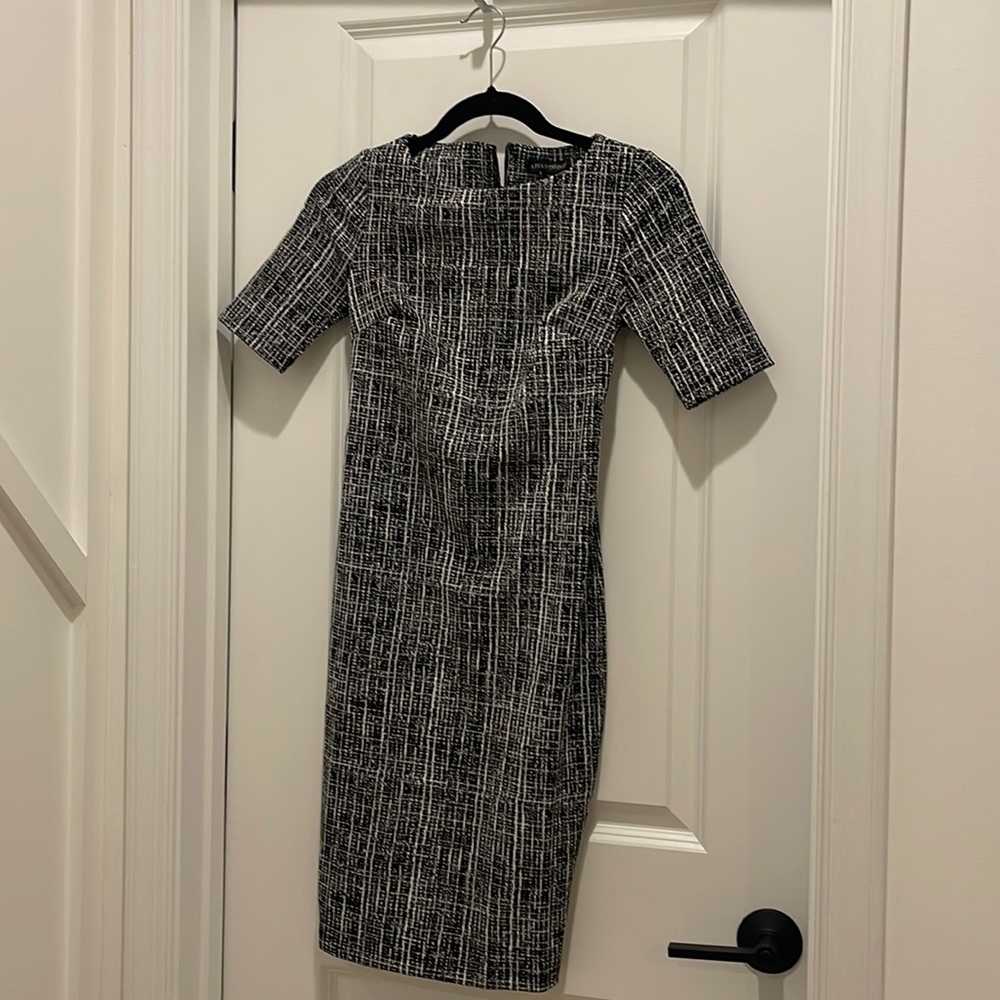 Pea In the Pod maternity dress, never worn. Smoke and pet free home.